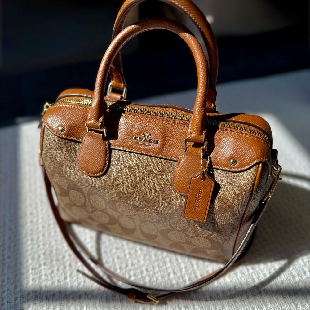 Coach Signature Bennet Crossbody in Cognac